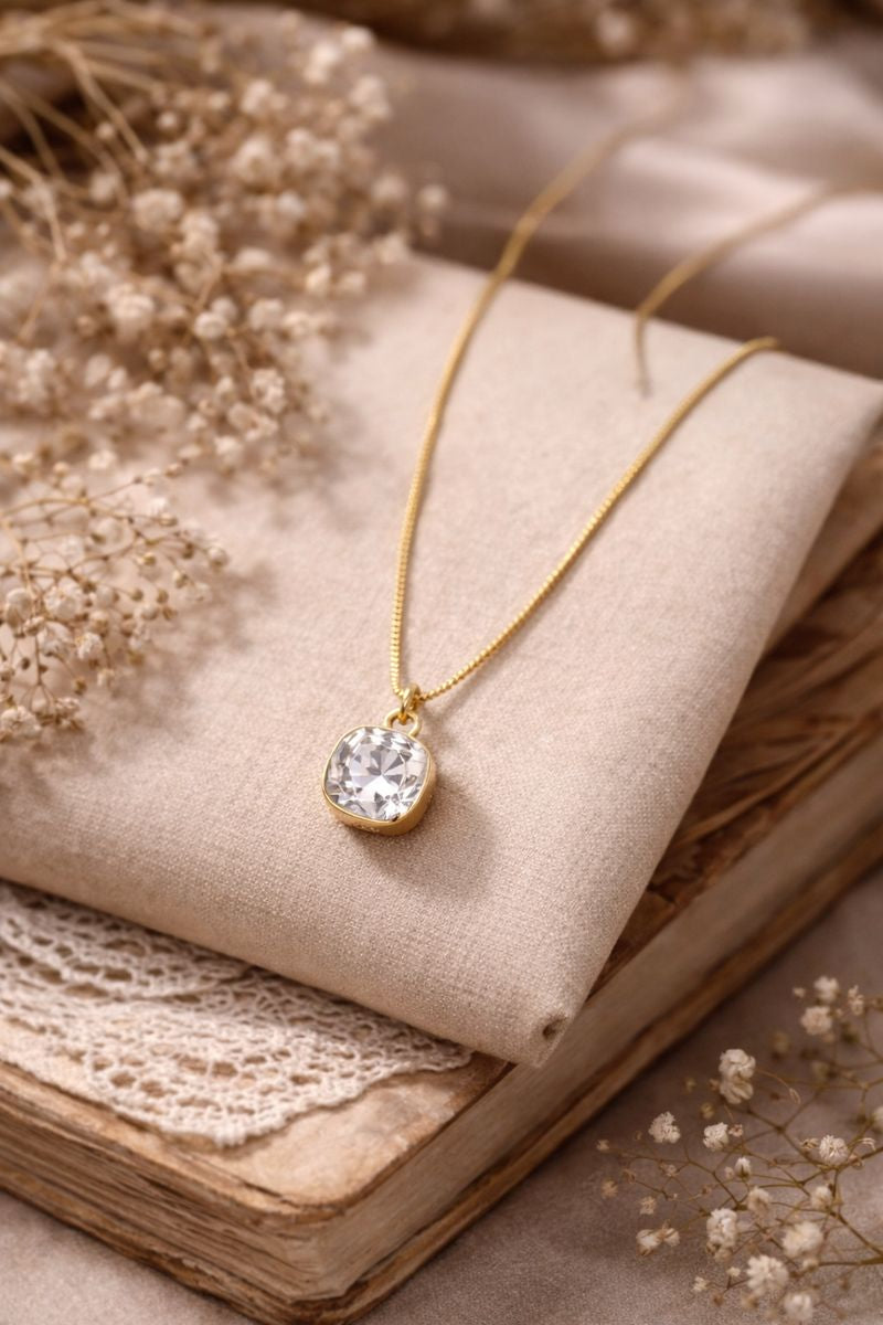 Aurora Clear Crystal Pendant Necklace – 18K Gold Plated